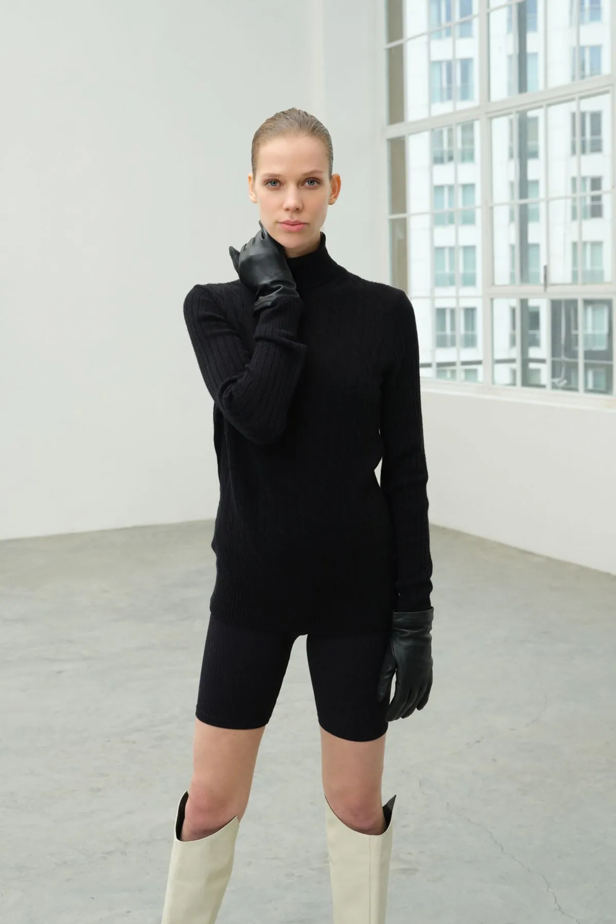 Black Cashmere and Wool Amelia Turtleneck Women's Sweater
