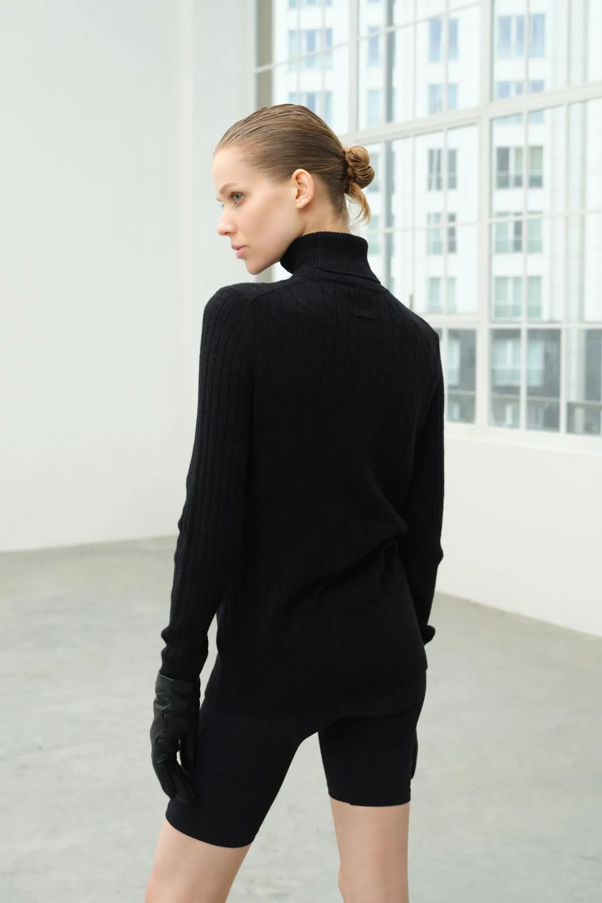 Black Cashmere and Wool Amelia Turtleneck Women's Sweater
