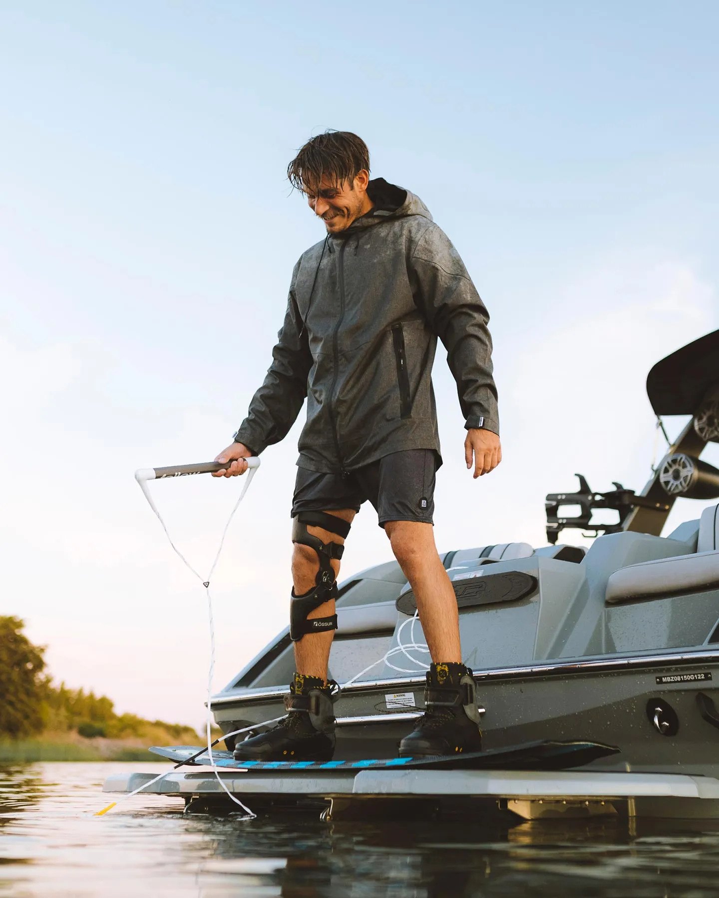 FREE GIFT | Follow Layer 3.11 Spray Twelker - Charcoal
